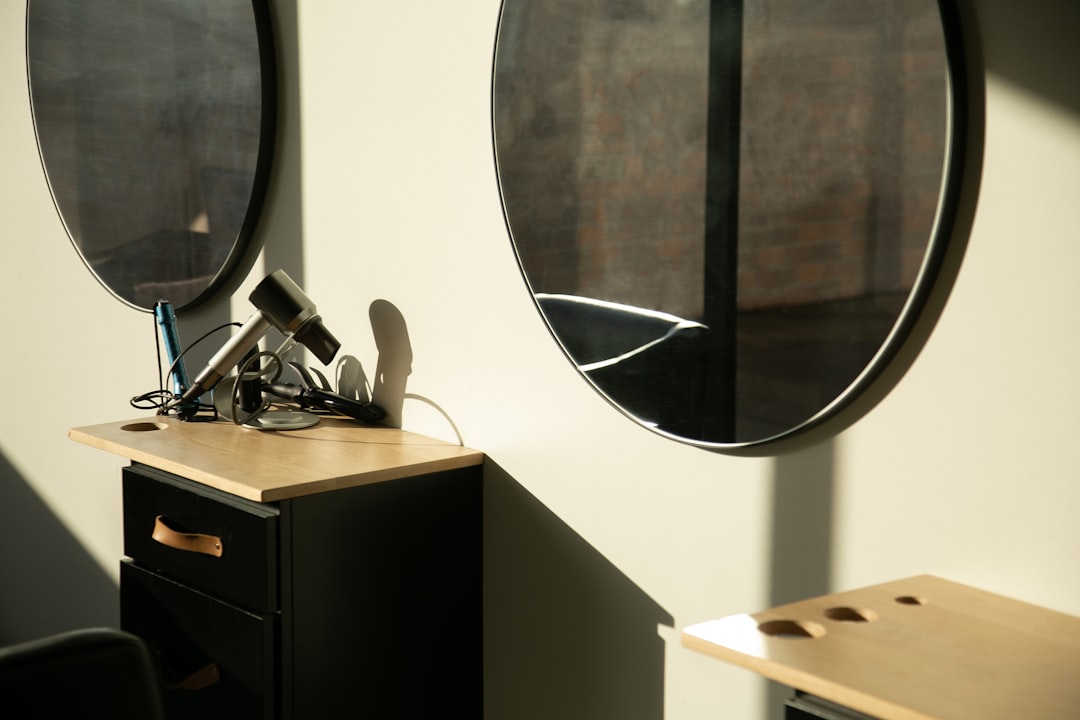 洗濯物が乾燥機で乾燥している様子