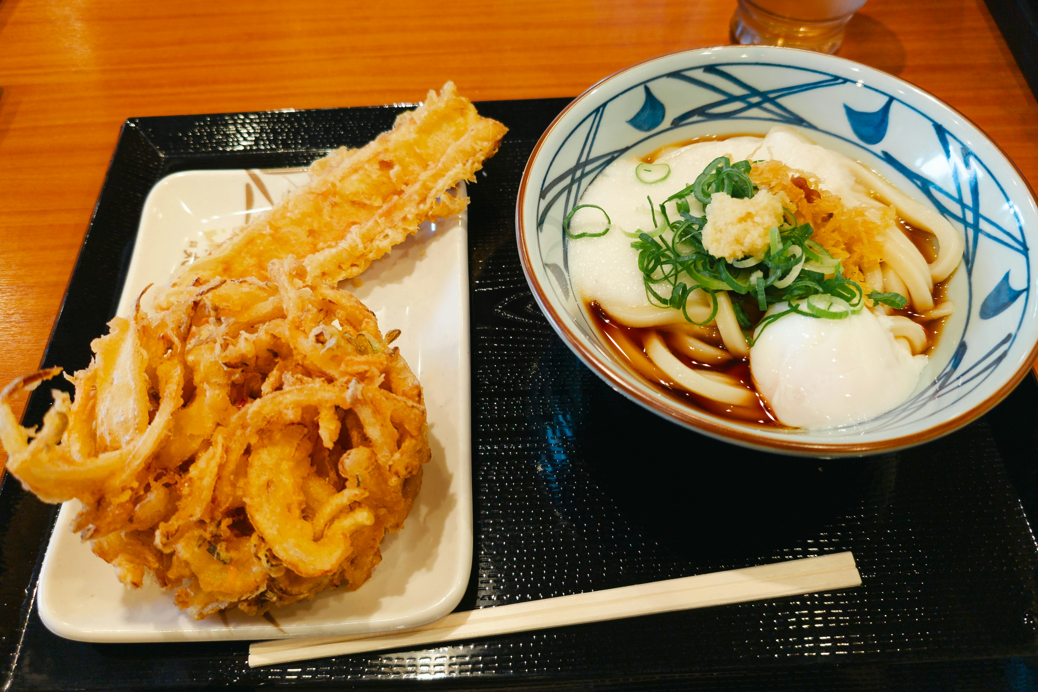 旅館の夕食のイメージ